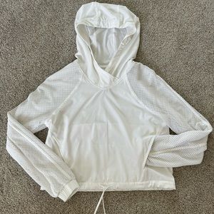Lululemon white windbreaker cropped with mesh sleeves